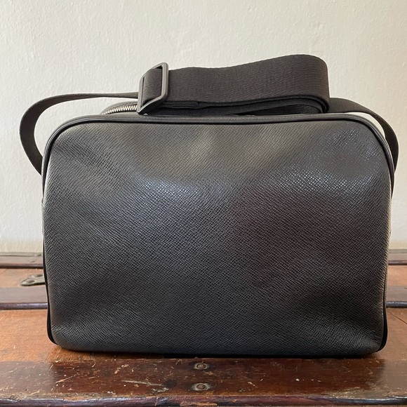 Authentic Louis Vuitton Reporter Bag - Picture 3 of 7